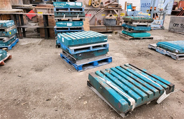 Lot Of Metso - Nordberg Spare Jaw Plates For C110 Jaw Crusher)